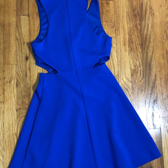 Express dress - Picture 3 of 4